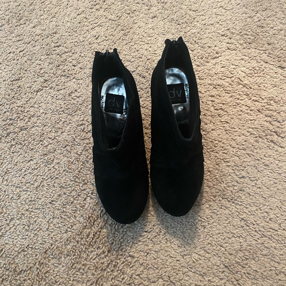 Dolce Vita Black Booties size 7.5, like NEW